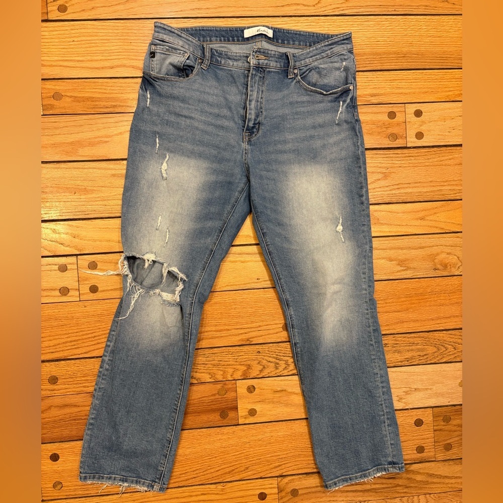 KanCan Women’s Relaxed Loose 90s Distressed Light Blue Jeans 13/30